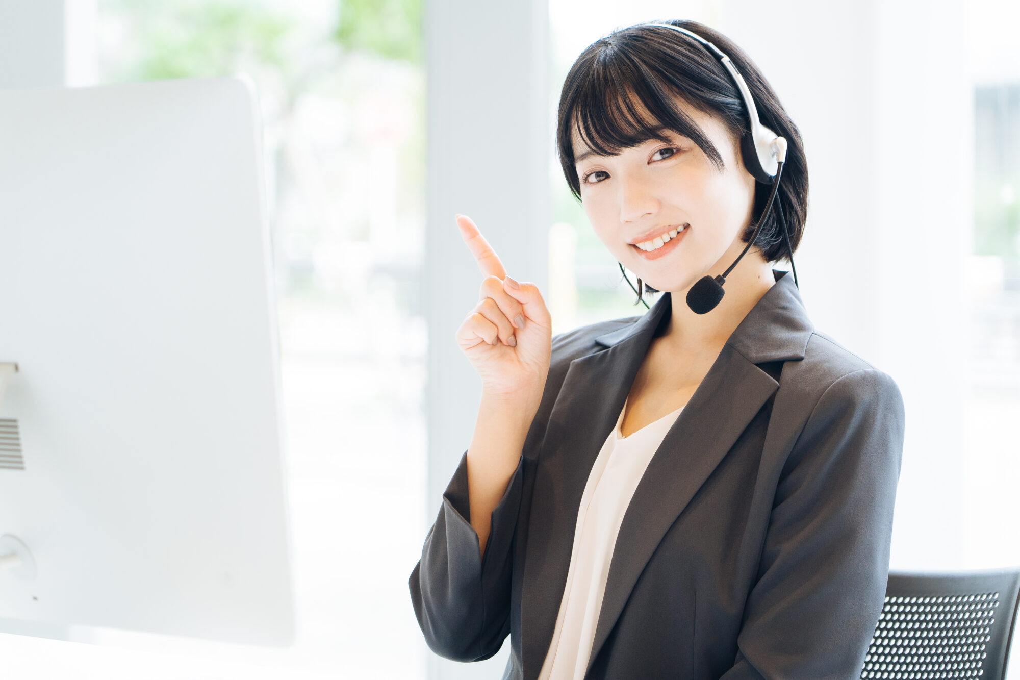 > 製品販売およびサポート							