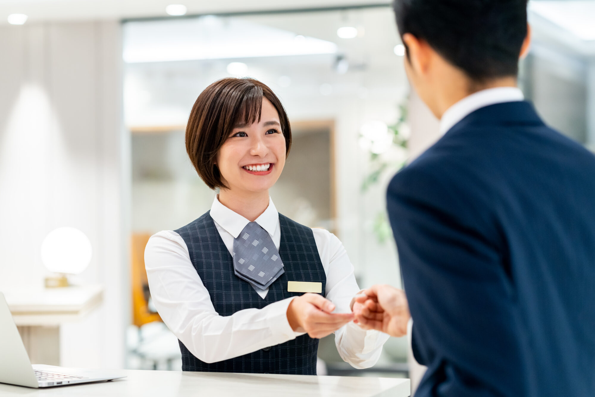 【正社員】ホテルフロント・店舗運営|キャリアアップ可能|セレクトイン伊勢原