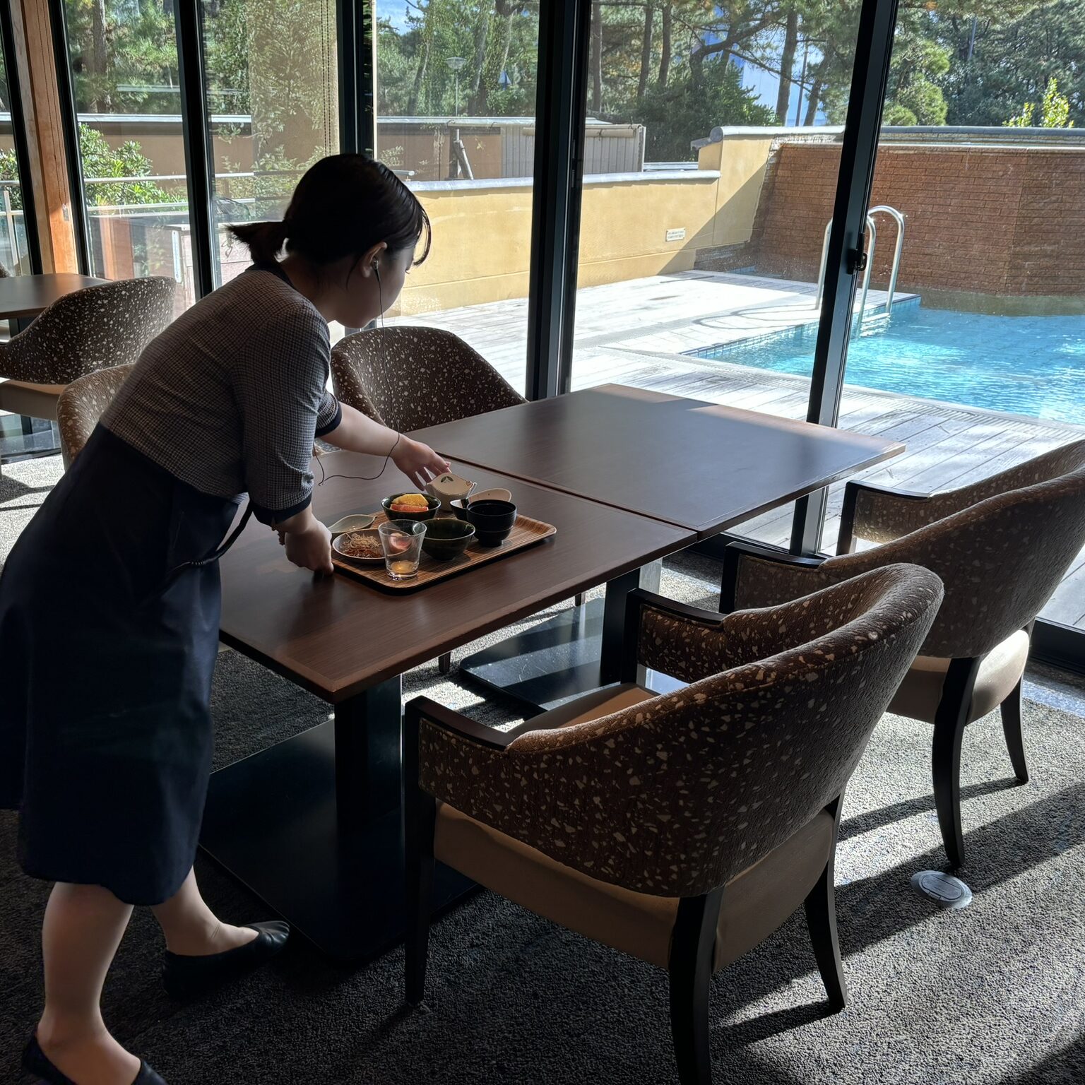 朝食おもてなし係~午前中だけの仕事です~ 50代60代歓迎