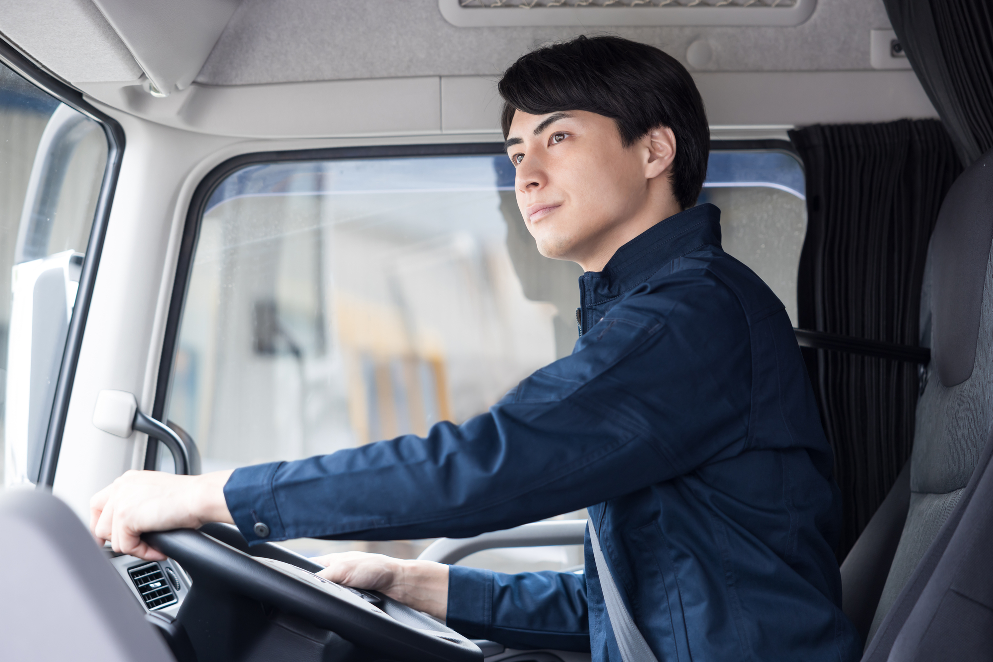 愛知県一宮市【夜勤】中型トラックドライバー