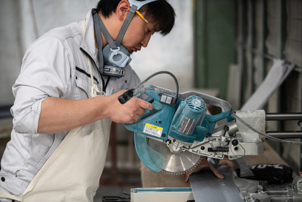 「個性を武器に」職人から営業へ